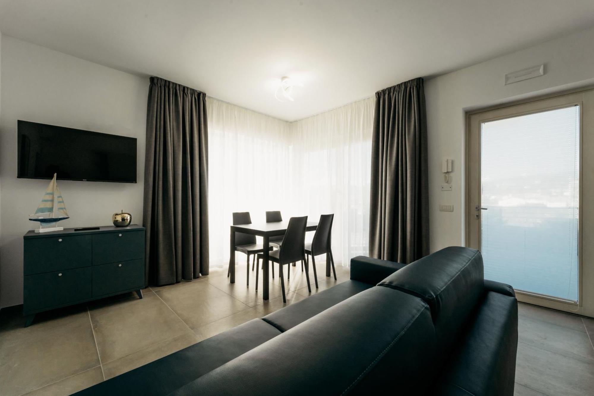 Apartments Monsurei, Lake View บาร์โดลิโน ภายนอก รูปภาพ