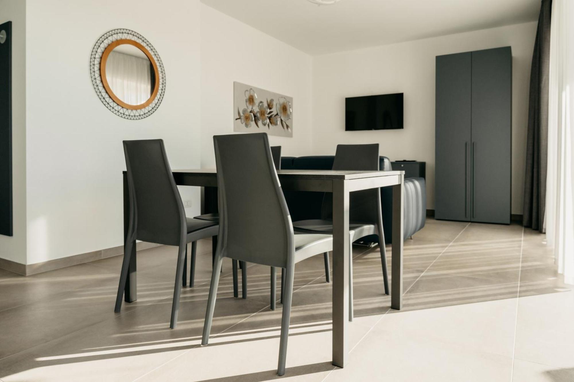 Apartments Monsurei, Lake View บาร์โดลิโน ภายนอก รูปภาพ