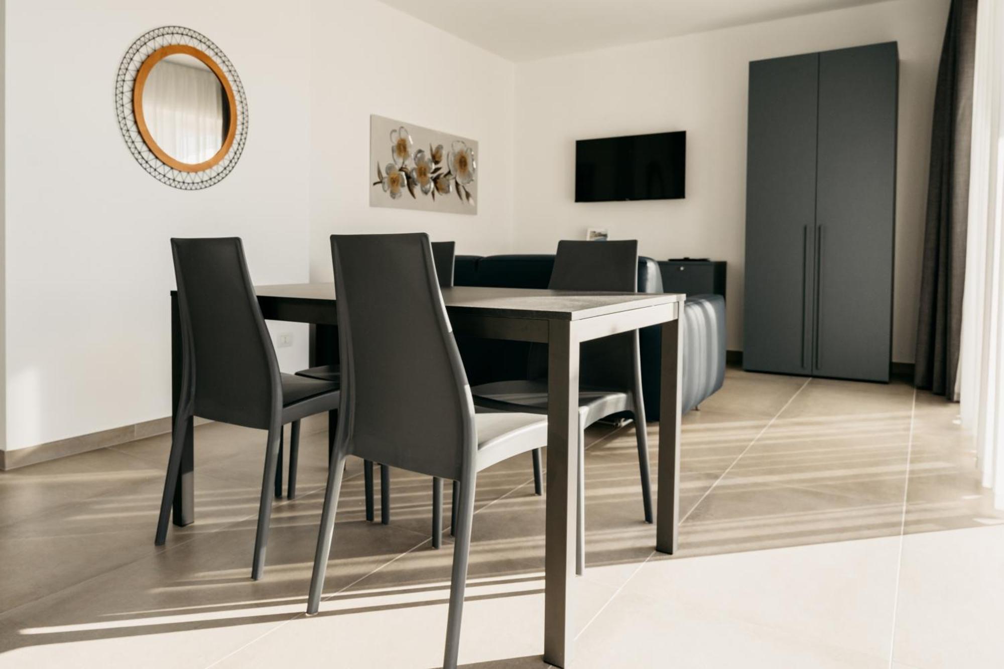Apartments Monsurei, Lake View บาร์โดลิโน ภายนอก รูปภาพ